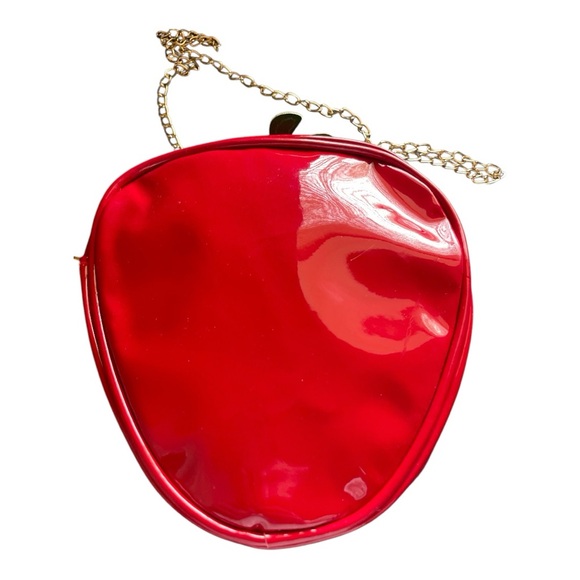 Strawberry-Shaped Red and Green Shoulder Small Bag - Picture 7 of 10